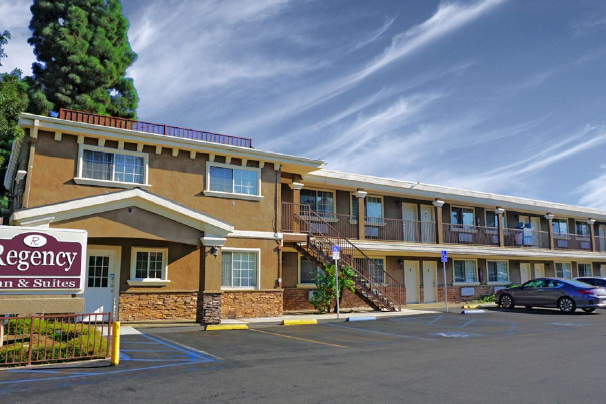 Redondo Inn & Suites